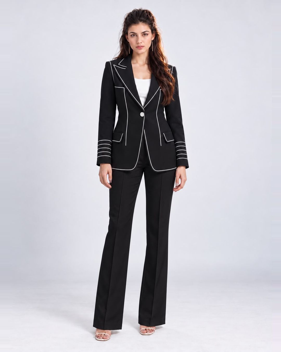Single-breasted longline contrast-piped blazer in black, detail